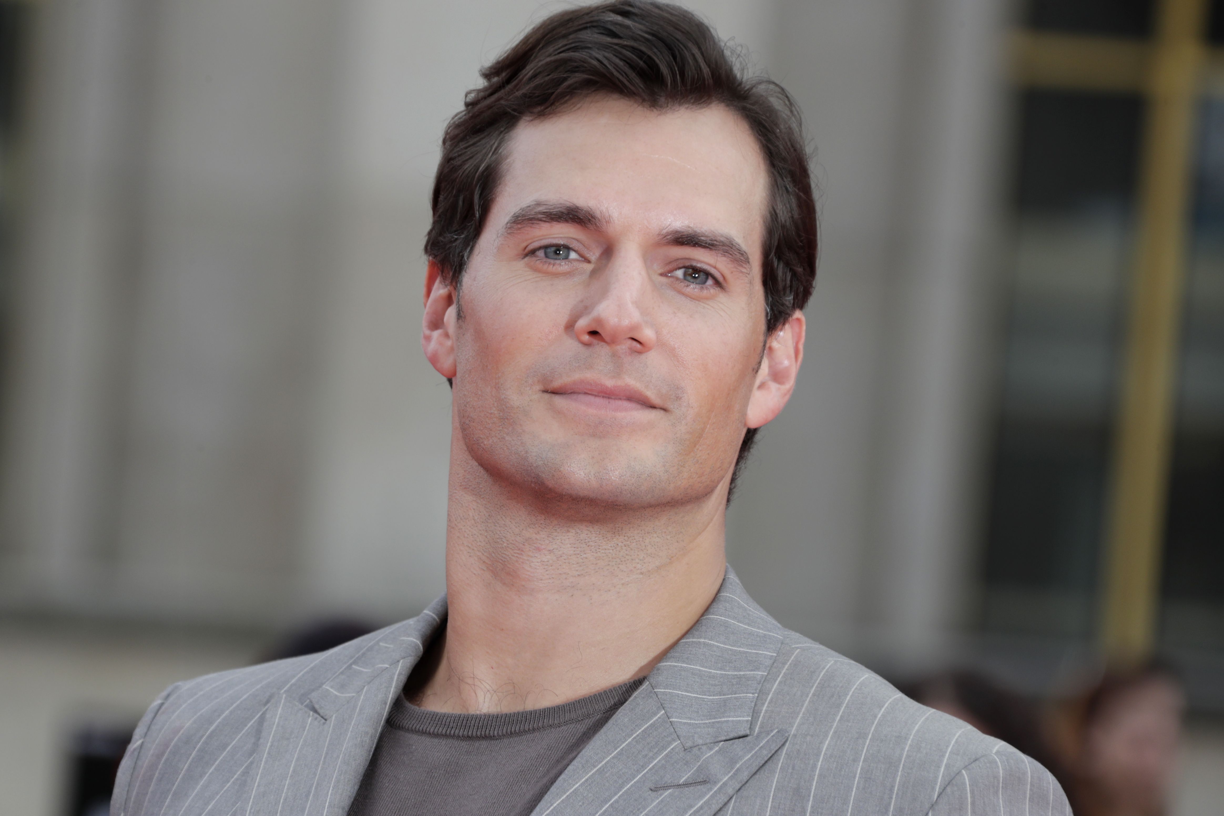 british-actor-henry-cavill-poses-on-the-red-carpet-as-he-news-photo-1581433962.jpg