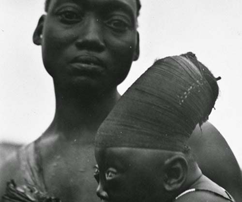 An-elongated-head-was-an-ideal-of-beauty-among-the-Mangbetu-people-1930-small.jpg