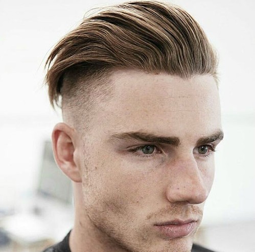 coiffure-homme-coupe-cheveux-longs-coiffe-arriere.jpg
